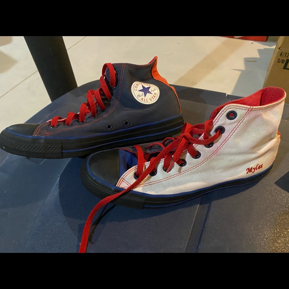Men’s Converse High Top Sneakers size 8